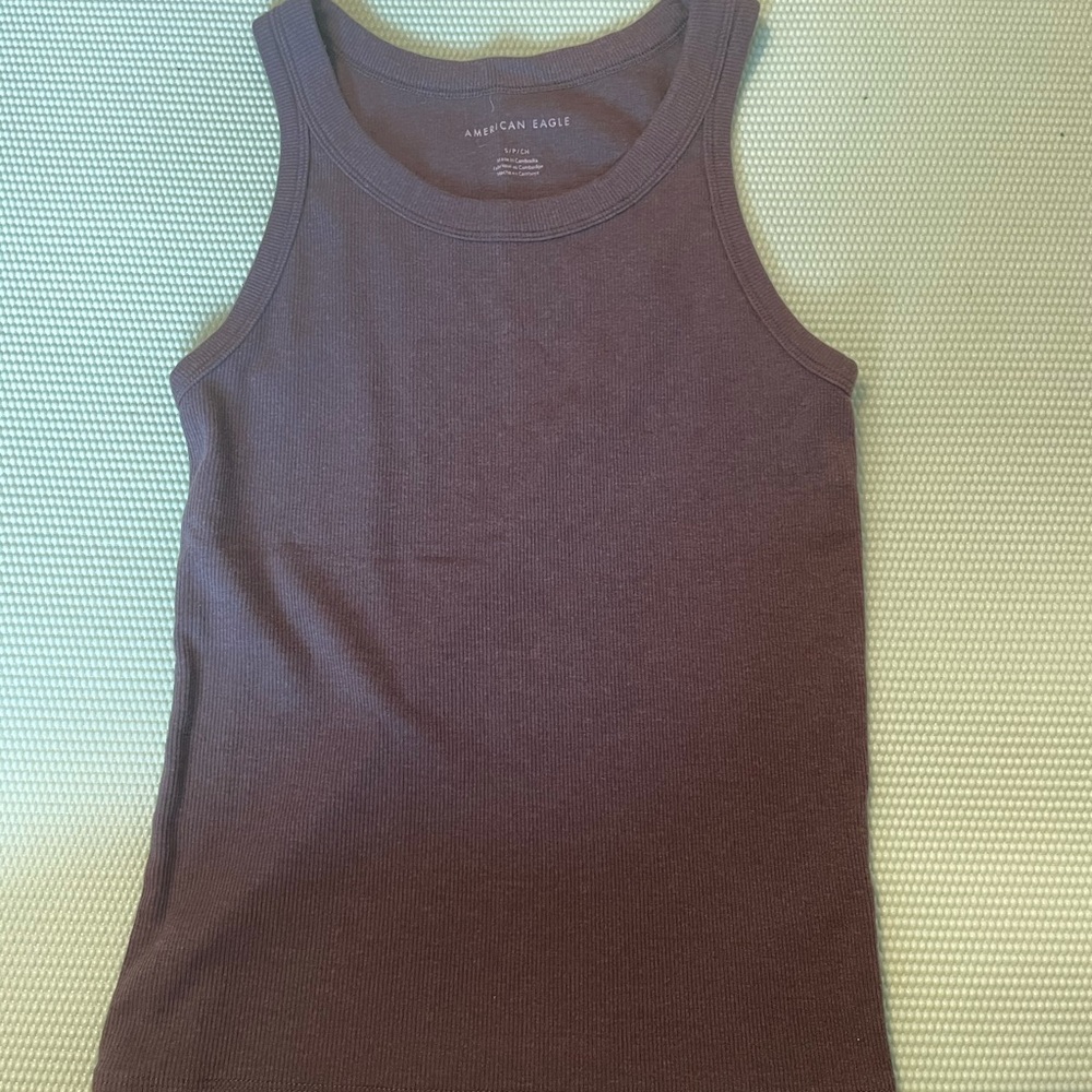Gray ribed tank